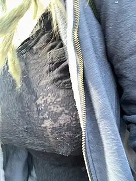 Snapshot of MenaDreadfull chatting on 03.06.25 MenaDreadfull online show from 03.06.25