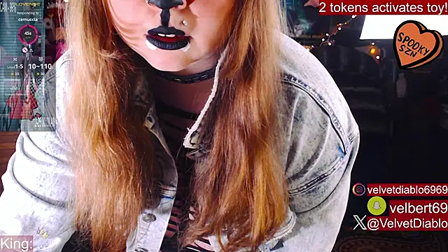 Snapshot of VelvetDiablo chatting on 10.21.25 VelvetDiablo online show from 10.21.25