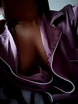 Ivanna2 online show from 11.16.25