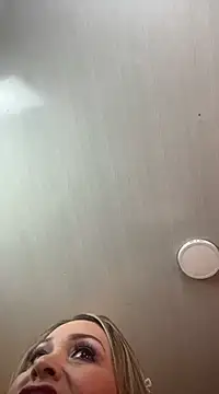 Holly madison  online show from 02.20.25