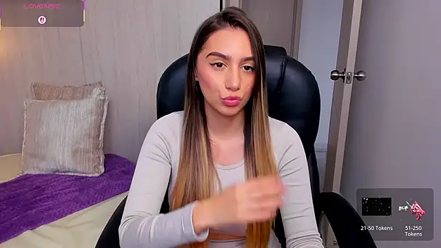 Snapshot of StacyConner chatting on 11.13.25 StacyConner online show from 11.13.25