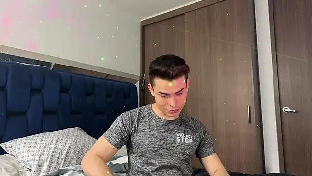 Snapshot of alejooo_twink chatting on 02.13.25 alejooo twink online show from 02.13.25