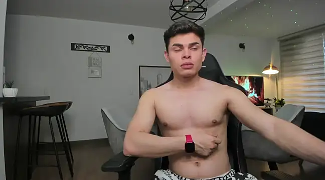 Snapshot of alejooo_twink chatting on 02.24.25 alejooo twink online show from 02.24.25