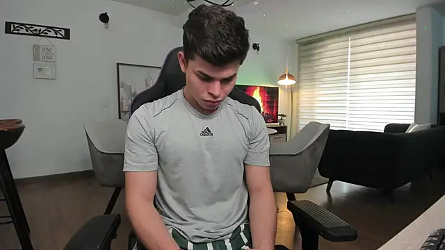 Snapshot of alejooo_twink chatting on 02.27.25 alejooo twink online show from 02.27.25