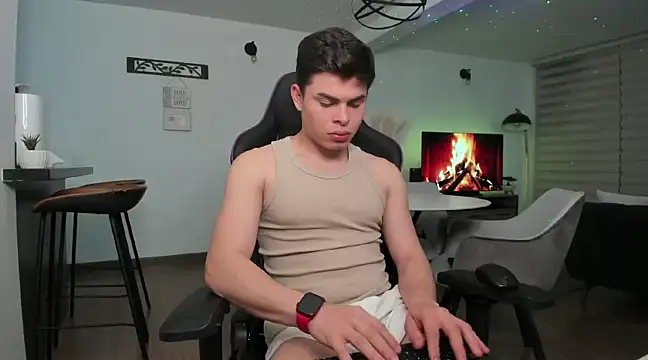 Snapshot of alejooo_twink chatting on 02.28.25 alejooo twink online show from 02.28.25