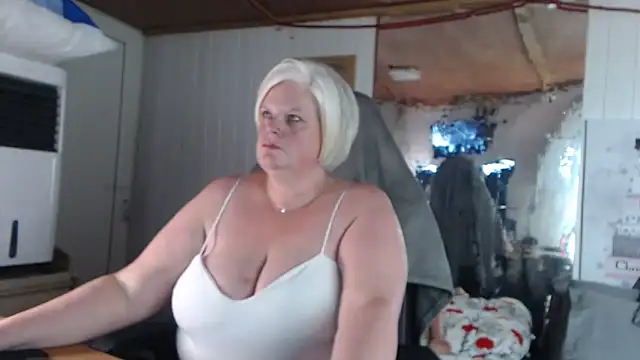 sexychazza16 online show from 10.13.25