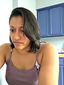 Snapshot of Nikkierosee chatting on 10.11.25 Nikkierosee online show from 10.11.25