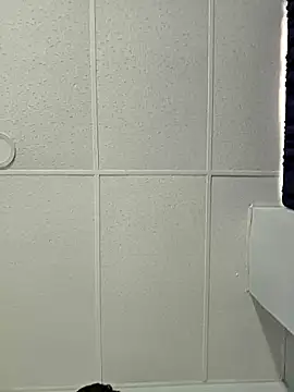 Snapshot of Nikkierosee chatting on 10.18.25 Nikkierosee online show from 10.18.25