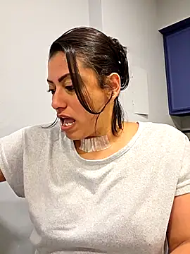 Snapshot of Nikkierosee chatting on 10.30.25 Nikkierosee online show from 10.30.25