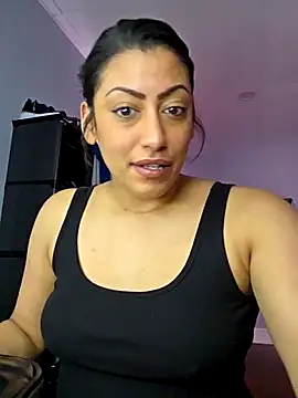 Snapshot of Nikkierosee chatting on 02.15.26 Nikkierosee online show from 02.15.26