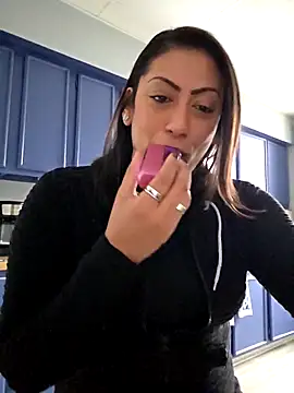 Snapshot of Nikkierosee chatting on 03.03.26 Nikkierosee online show from 03.03.26