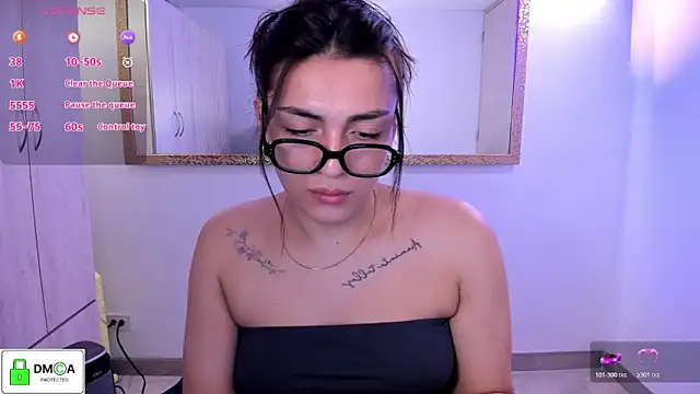 Snapshot of EricaVanderhill chatting on 05.16.26 EricaVanderhill online show from 05.16.26