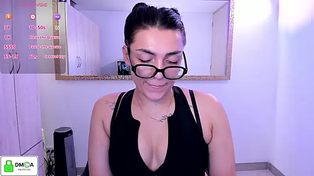 Snapshot of EricaVanderhill chatting on 05.19.26 EricaVanderhill online show from 05.19.26