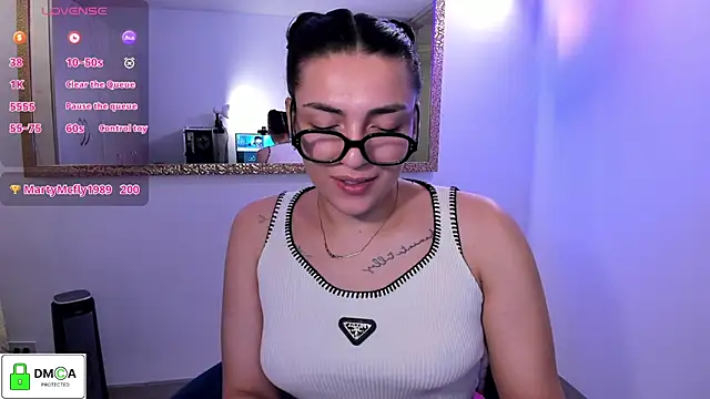 Snapshot of EricaVanderhill chatting on 05.22.26 EricaVanderhill online show from 05.22.26