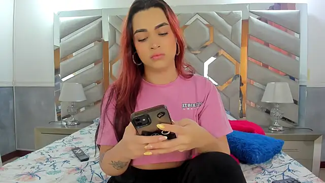 alexandra fire69x online show from 12.04.25