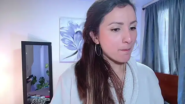 vanessabrown  online show from 03.18.25