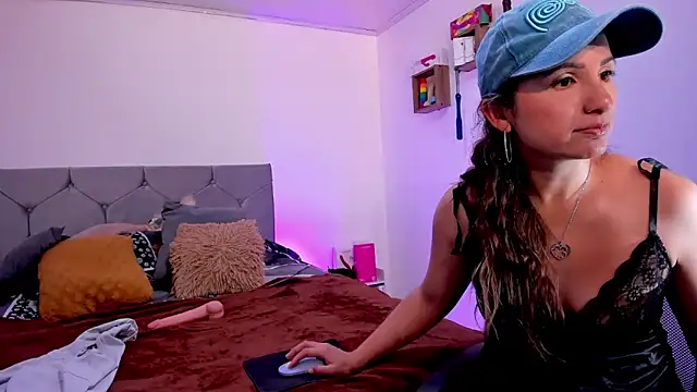 vanessabrown  online show from 10.20.25