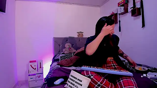 vanessabrown  online show from 01.09.26