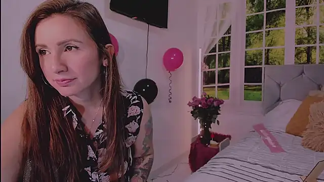 vanessabrown  online show from 04.21.26