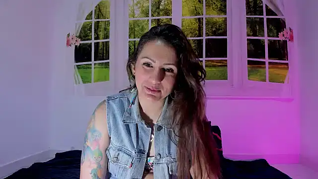 vanessabrown  online show from 07.19.26