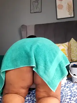 Snapshot of PearlSexxy69 chatting on 10.19.25 PearlSexxy69 online show from 10.19.25