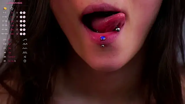 Holla Molly online show from 03.01.25