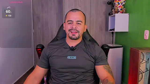 Snapshot of Ricardo_1998 chatting on 02.11.26 Ricardo 1998 online show from 02.11.26