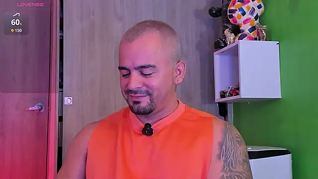 Snapshot of Ricardo_1998 chatting on 02.20.26 Ricardo 1998 online show from 02.20.26