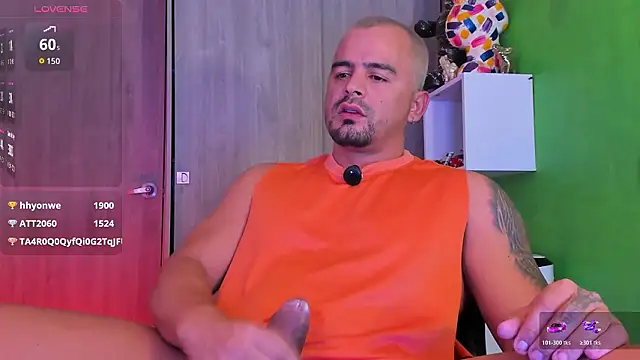 Snapshot of Ricardo_1998 chatting on 02.20.26 Ricardo 1998 online show from 02.20.26