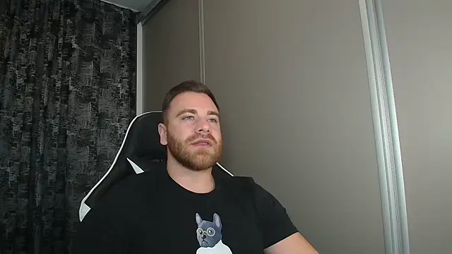 Thori92 online show from 10.31.25