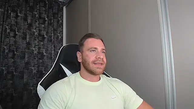 Snapshot of Thori92 chatting on 07.15.26 Thori92 online show from 07.15.26
