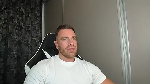 Snapshot of Thori92 chatting on 07.18.26 Thori92 online show from 07.18.26