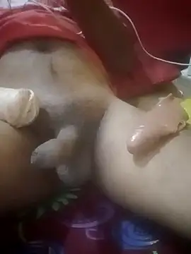 Snapshot of Desixxhot chatting on 10.31.25 Desixxhot online show from 10.31.25