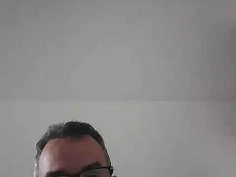 Snapshot of matoledo chatting on 10.18.25 matoledo online show from 10.18.25