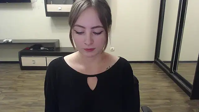 Snapshot of Laralianna chatting on 12.09.24 Laralianna online show from 12.09.24