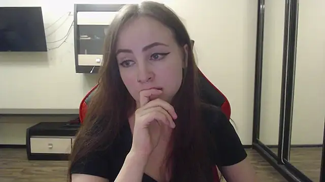 Snapshot of Laralianna chatting on 12.24.24 Laralianna online show from 12.24.24
