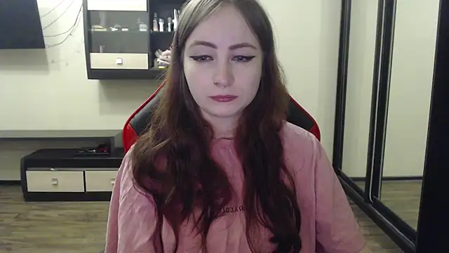 Snapshot of Laralianna chatting on 02.22.25 Laralianna online show from 02.22.25