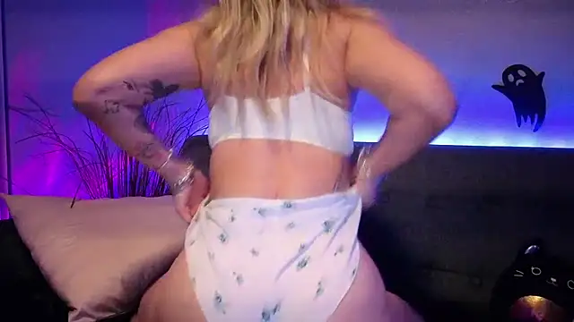 Lexi Shocker online show from 09.28.25