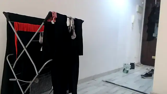 Snapshot of sweeti_Em chatting on 11.09.25 sweeti Em online show from 11.09.25