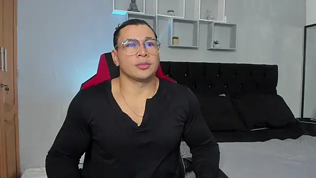 tyler hank01 online show from 12.02.25