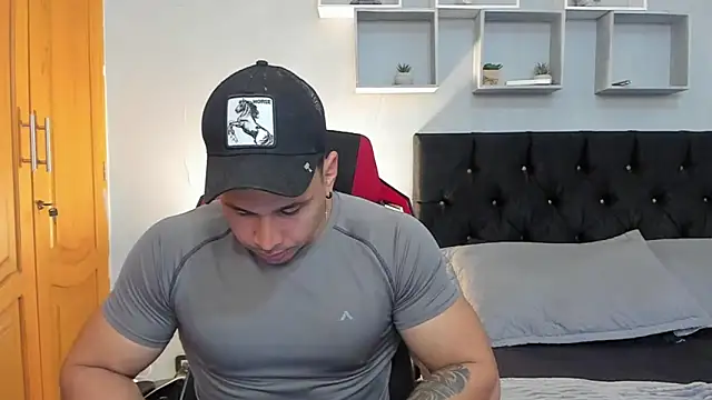 tyler hank01 online show from 04.13.26