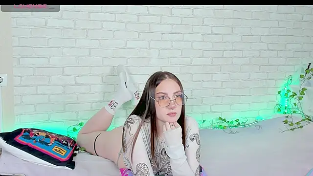 LinaKenny online show from 12.02.25