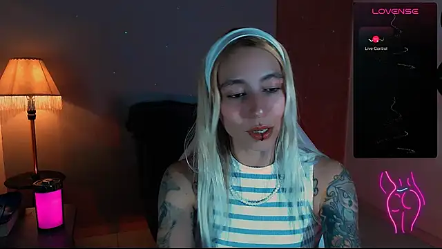 Saucy Jenn online show from 12.25.24