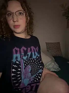 Snapshot of EmmieRae chatting on 10.17.25 EmmieRae online show from 10.17.25