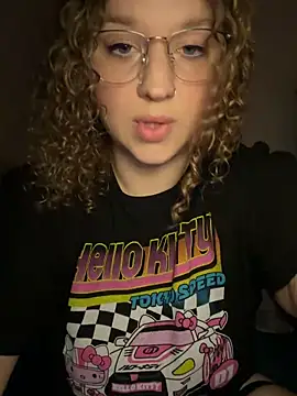 Snapshot of EmmieRae chatting on 10.26.25 EmmieRae online show from 10.26.25