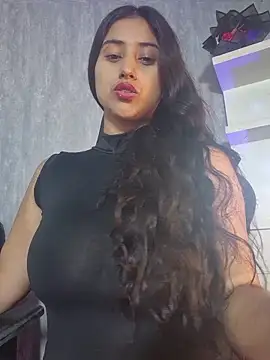 Valentinne z online show from 10.24.25