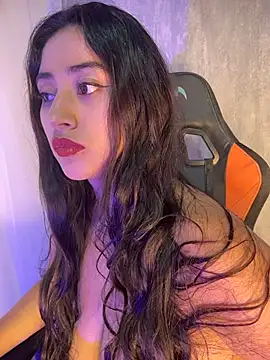 Snapshot of Valentinne_z chatting on 02.14.26 Valentinne z online show from 02.14.26