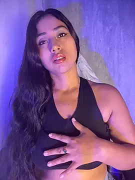 Snapshot of Valentinne_z chatting on 02.15.26 Valentinne z online show from 02.15.26