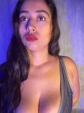 Snapshot of Valentinne_z chatting on 03.01.26 Valentinne z online show from 03.01.26