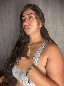 Snapshot of Valentinne_z chatting on 03.19.26 Valentinne z online show from 03.19.26